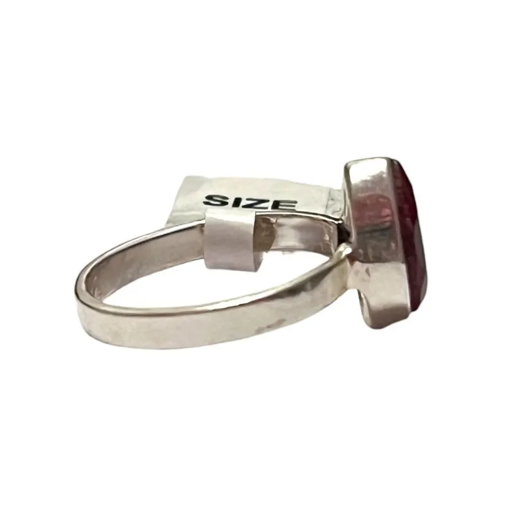 925 Sterling Silver this stunning